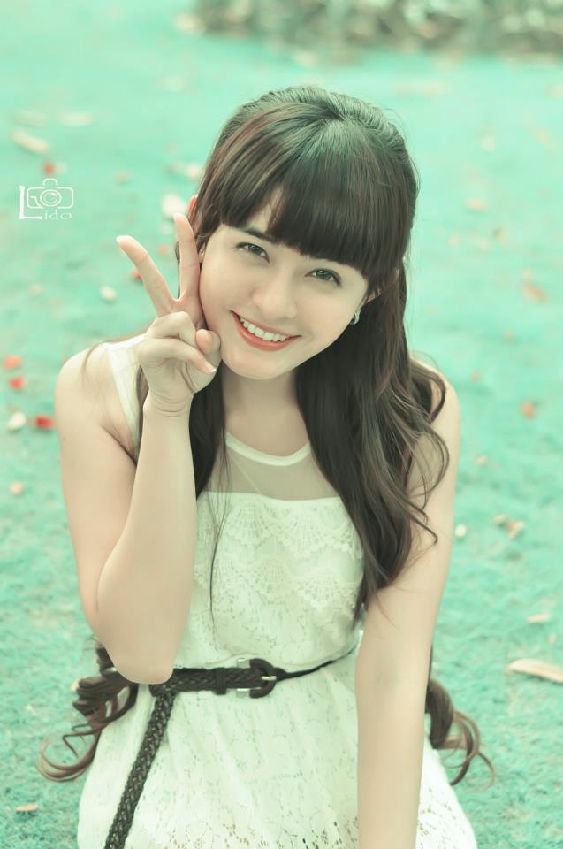 美女拉屎poopingning